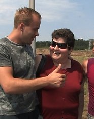 This big mature woman gets kinky in a car